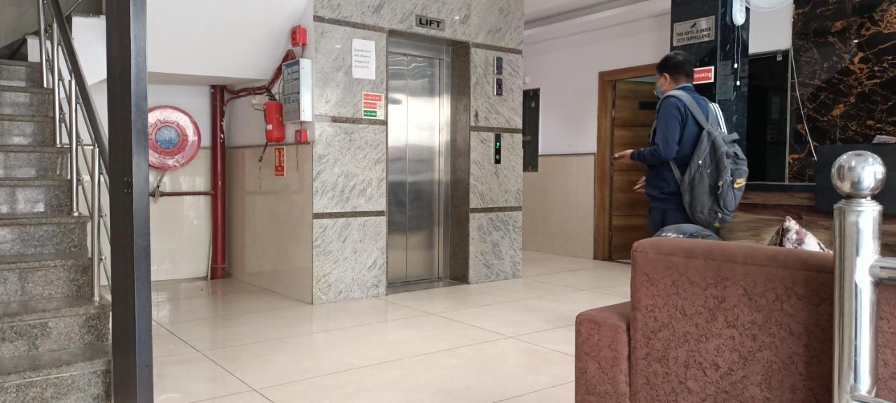 Hotel Ivy Plaza Luxury New Delhi Exterior foto