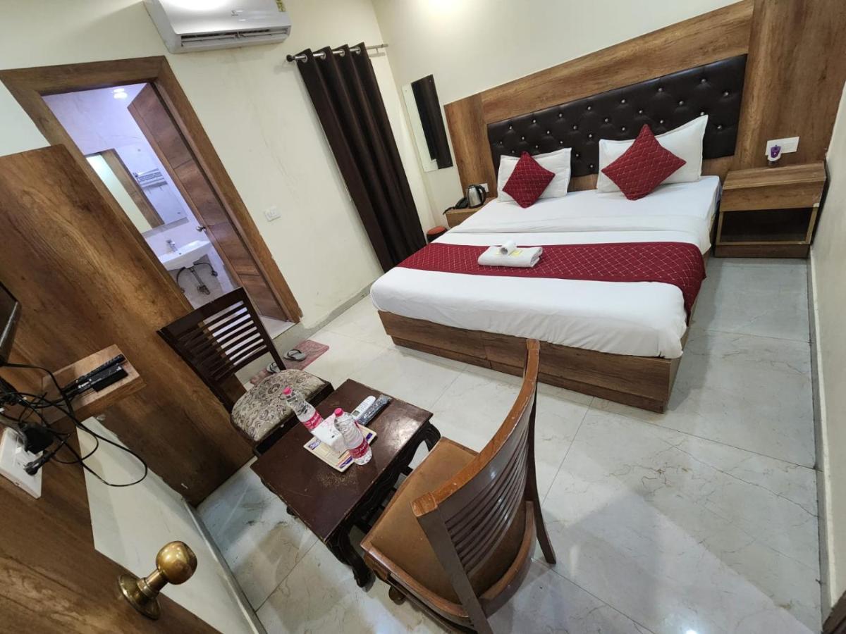 Hotel Ivy Plaza Luxury New Delhi Exterior foto