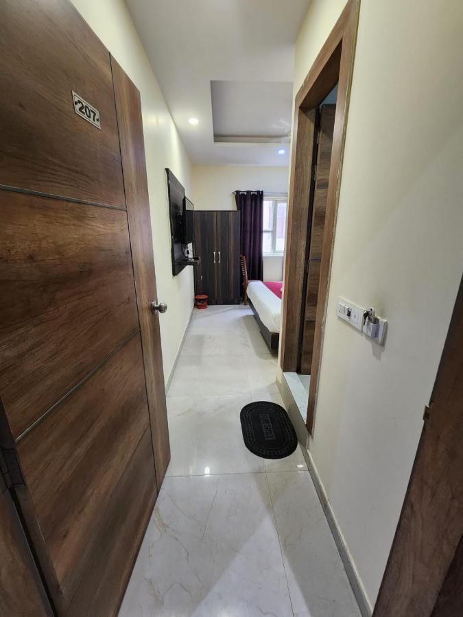 Hotel Ivy Plaza Luxury New Delhi Exterior foto