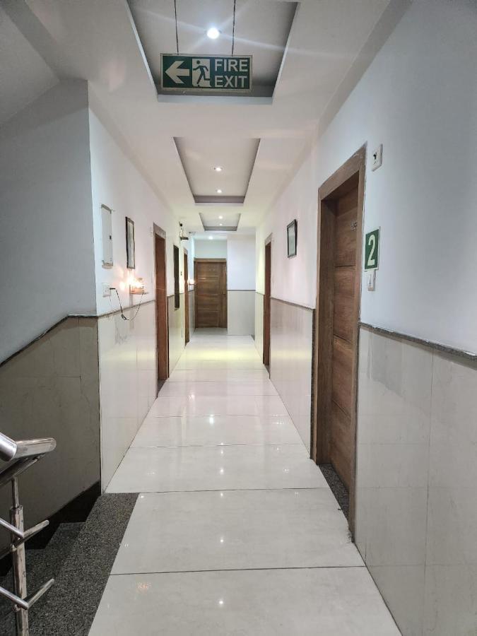 Hotel Ivy Plaza Luxury New Delhi Exterior foto