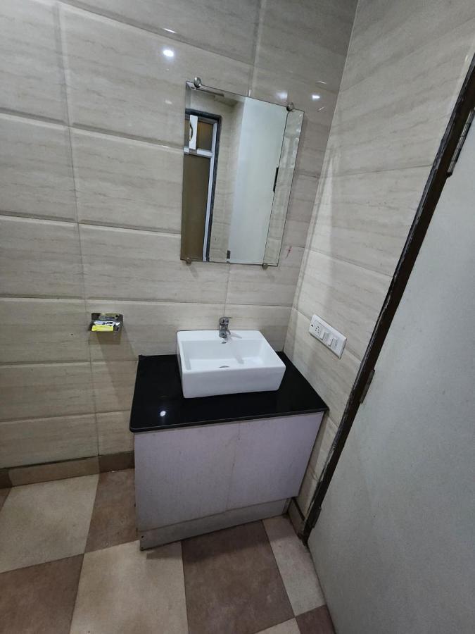 Hotel Ivy Plaza Luxury New Delhi Exterior foto