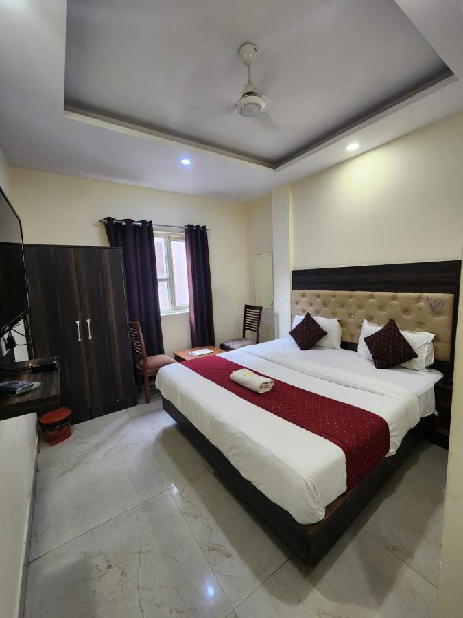 Hotel Ivy Plaza Luxury New Delhi Exterior foto